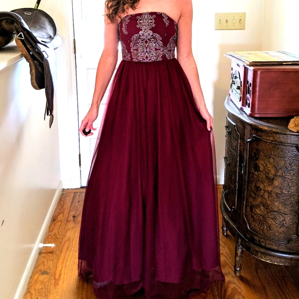 Beaded Burgundy Tulle Prom Christmas Dress Gown